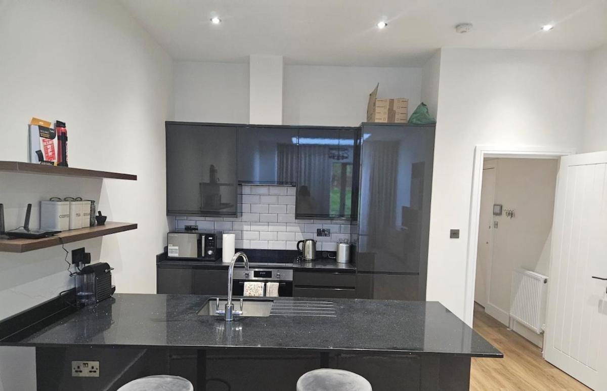Modern Flat Sleeps 4! Apartment *