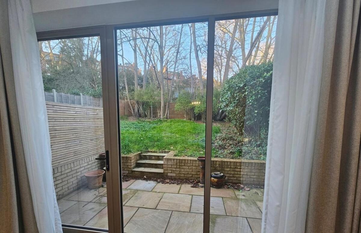 Modern Flat Sleeps 4! Londres